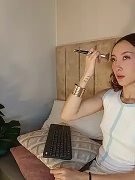 CurlyDoll_11 - Provocation with the buttocks