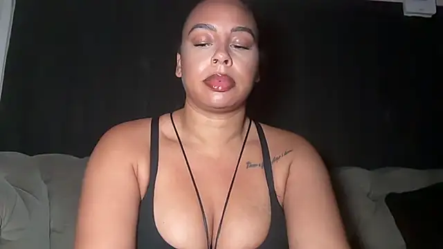 AriesBaddiee_ - ass spanks