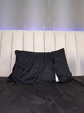 Mia-Medina - SHOW PLUG ANAL