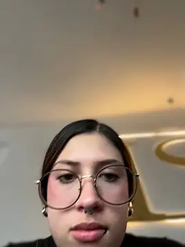 DarlyHoper__ - two fingers in the ass 😊🥵