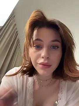 Camilla_Railian - Please and tease that pussy 🍓🍓🍓
