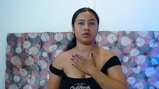 NoiraVale - suck dildo