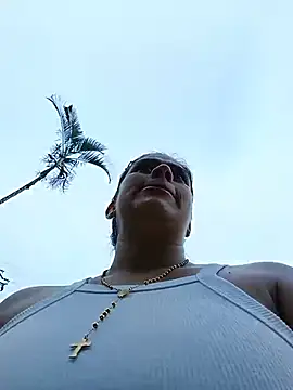 MariBelle1 - Show pussy wet