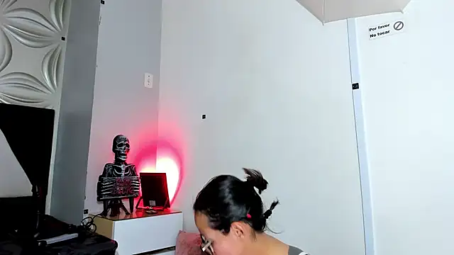 Beauti_wild25 - suck dildo