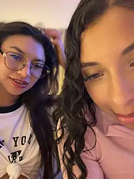 Yul_Nova - LESBIAN SHOW FOR US🙈🥰