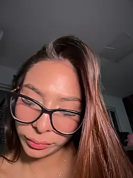 Amira_cute2 - domi on clit+ controltoy 2min