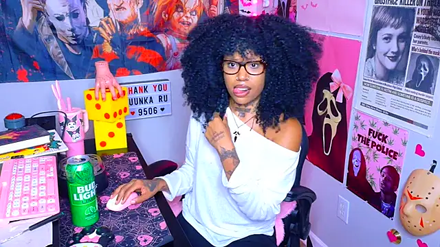 Spookiebaddie - get me naked!😇 + oil