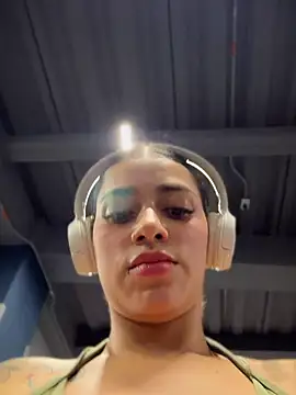 AlannaEvons - Fuck Me In The Gym 💦😈