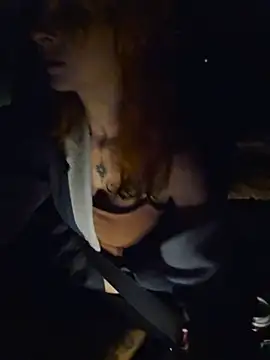 FreyaFucksFans - 🍑 HANG NAKED ASS OUT OF WINDOW