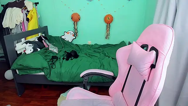 SabrinaRayX - show tongue🍒