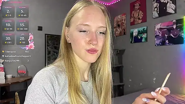 ArianaVellor - Toy control 2 MIN