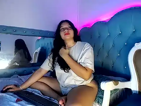 Adhara_Miiller - no shirt