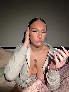 Leanna92iii - Sa bite entre mes seins