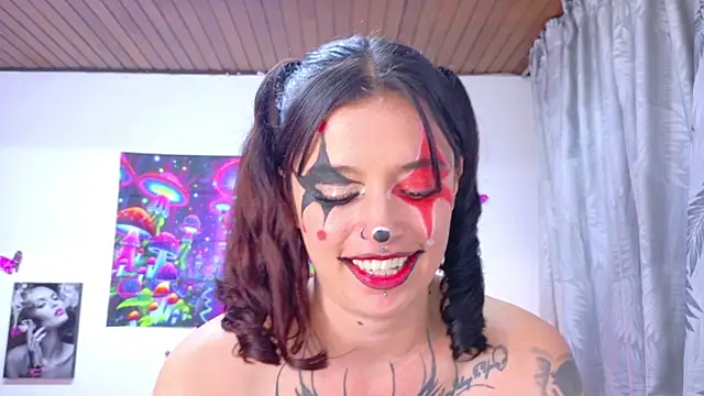 Lucia_evans22 - show