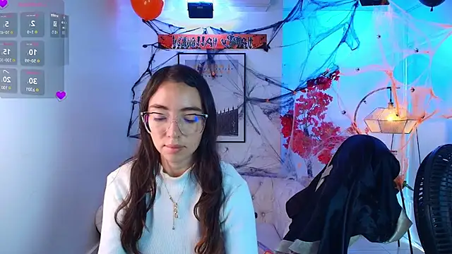 Veronica_miiller - Suck fingers + eye contact