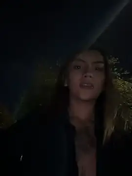 Zoe_addiction - Removing panties on the street very risk