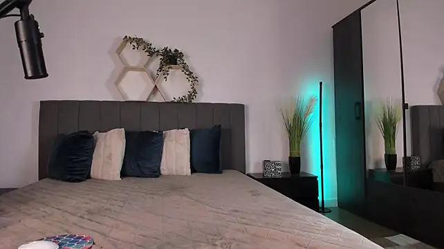 Rai_Raisa - PLAY WITH PUSSY, I WANT TO CUM WITH YOU!