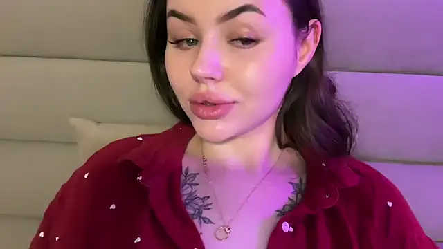AlmaryKim - show body + boobs + feet