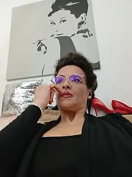 RebeccaNoble - Bend over 😈 play with my tight ass🍑