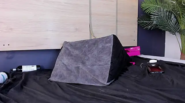 GrettaRouse - one finger in pussy