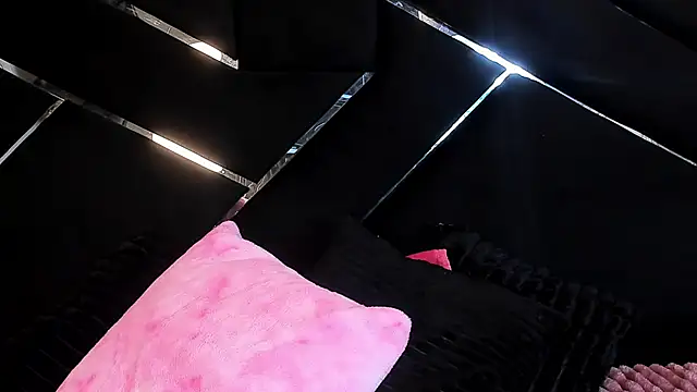Victoria_Rossy - play whit my boobs ♥