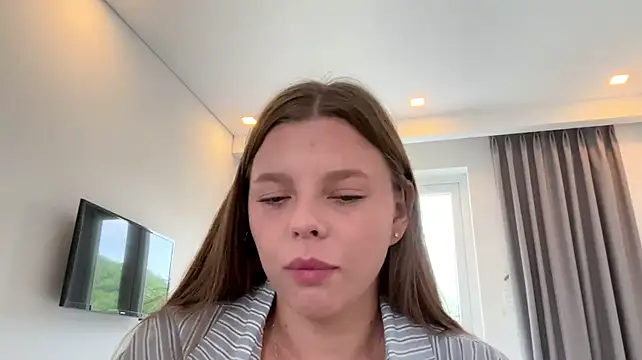 AmieLendor - Video fucking my pussy with dildo in PM