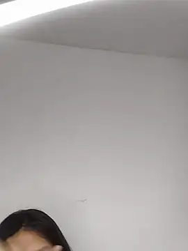 Annyeli - Off tits