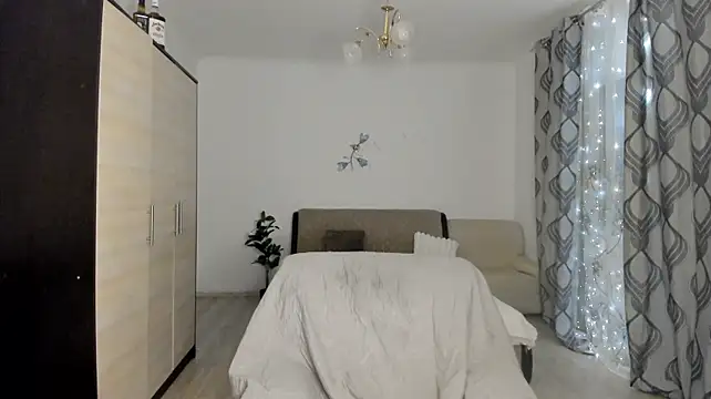 PlayfulDaisy - Oil ass and twerk🥵