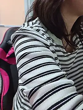 AlisSun_1 - 2 fingers in my assx2min