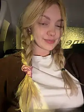 Elsawhere - slide hand in panties behind UBER driver