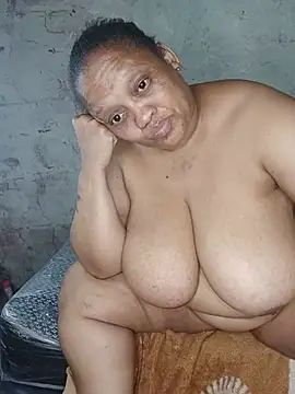 BBW123MILF - Suck boobs