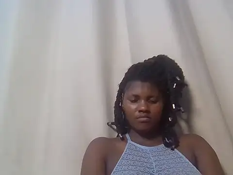 Smallprettygal - show pussy