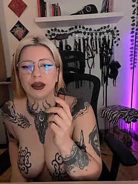 Divine_eve - blowjob on big realistic dildo