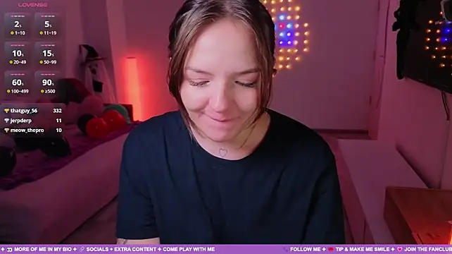 -Meowy- - change outfit to smth sexy