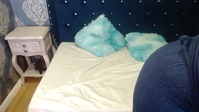 Sofiacowperx - Sexy striptease + naked+ rub holes