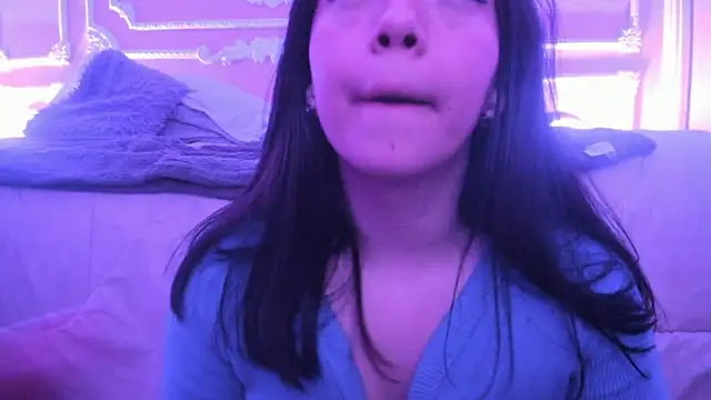 Daisy_Doll - 2fingers in pussy💕