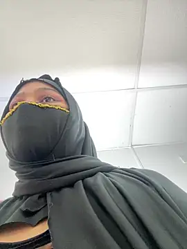 Aylin_arabic - showing off tits and massaging them