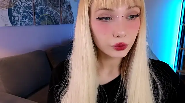 cherrie_bite