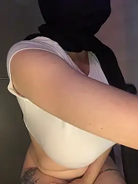 Amaal_ - Play with my tits❤️