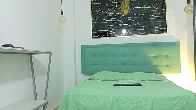 Yuri_Queen - Ride dildo
