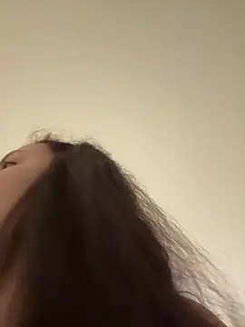 Angela80 - Complètement nue