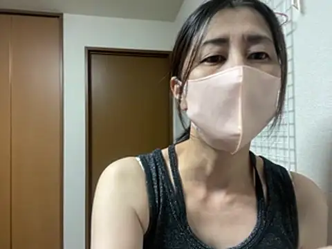 Yuuri_yu - 谷間チラ見せ♡