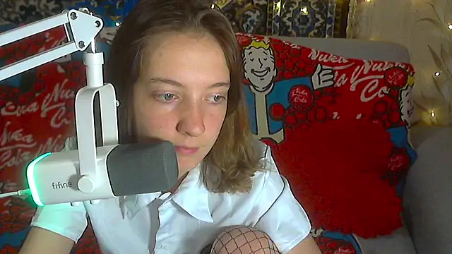 Babychloeshow - Strip to sexy lin for 5 min! 🎒⏱️