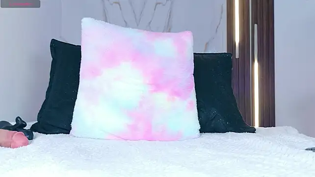 Mia_099 - Three fingers in my pink pussy+ cum 🍦🌸