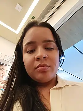 Julieth_hot-69 - Plug in ass
