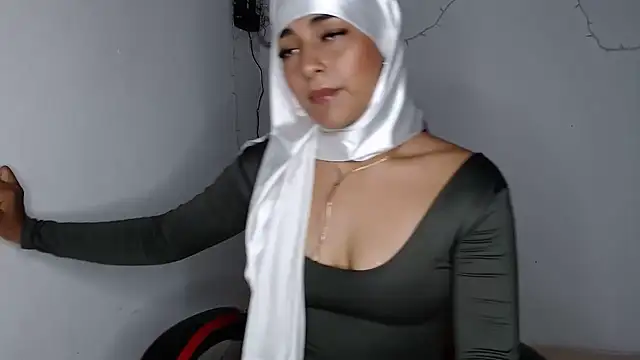 CelestSkyy - Fuck a bigg cucumber!