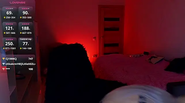 MilanaOmg - striptease