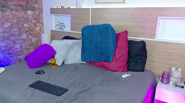 KAROL-SCOTT - Slap + rub my juicy pussy 💕