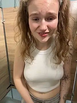 RussianWoman - squats in cam with ass and pussy spread!