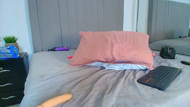 Karla-ruiz - rub my kitty + keep move fuckmachine